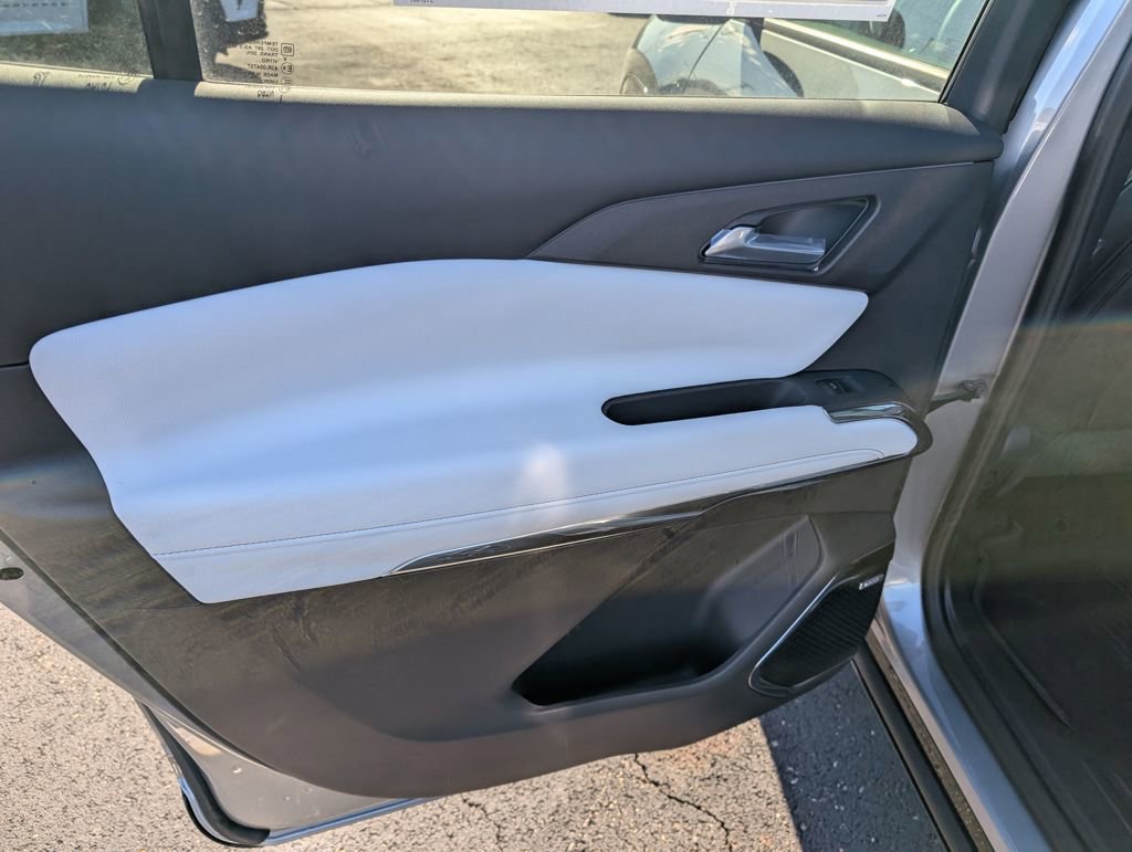 New 2026 Chevrolet Traverse High Country w/ LPO, Floor Liner Package image 10