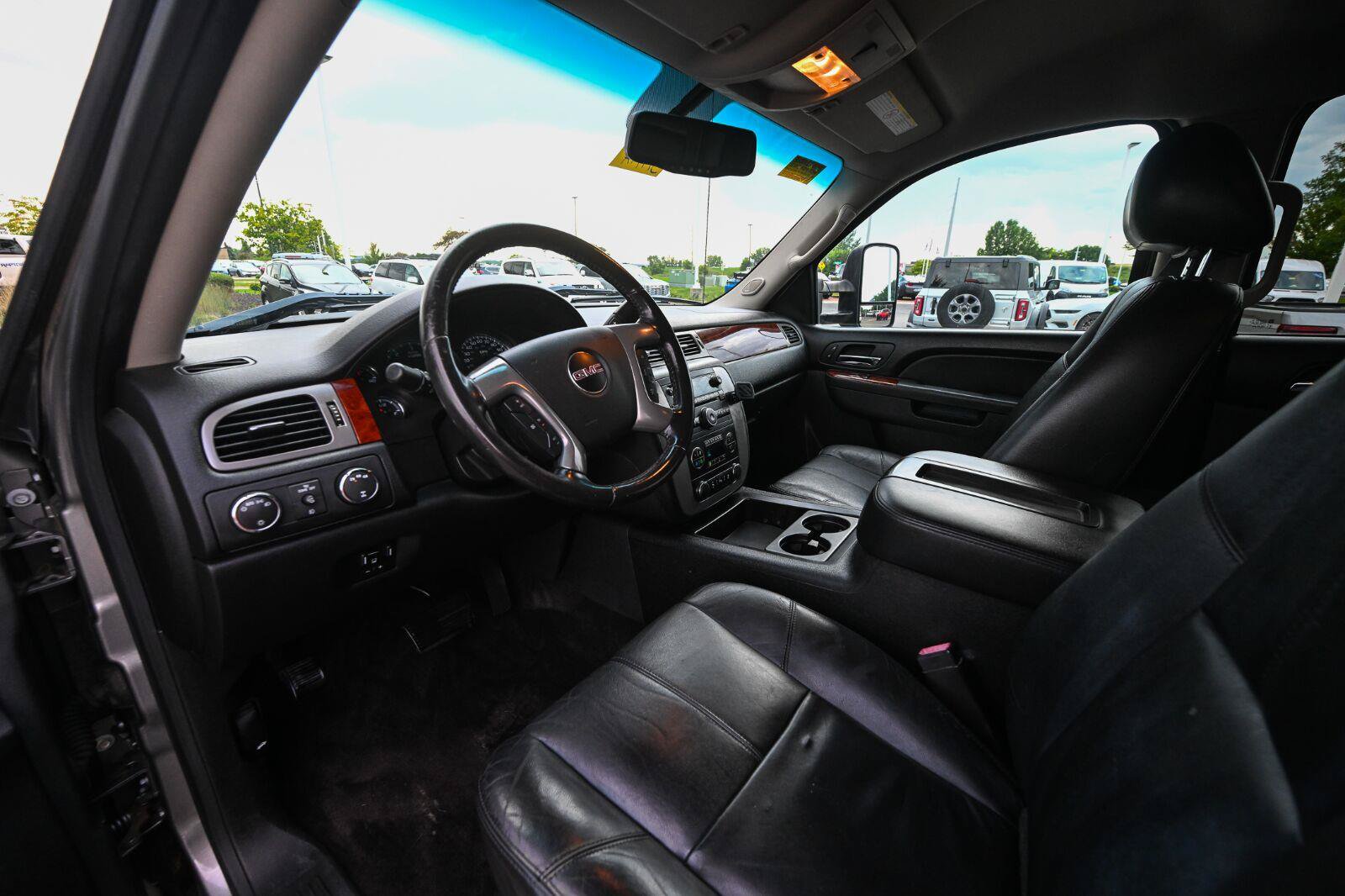 Used 2013 GMC Sierra 2500 SLT w/ SLT Convenience Package AWD/4WD image 16