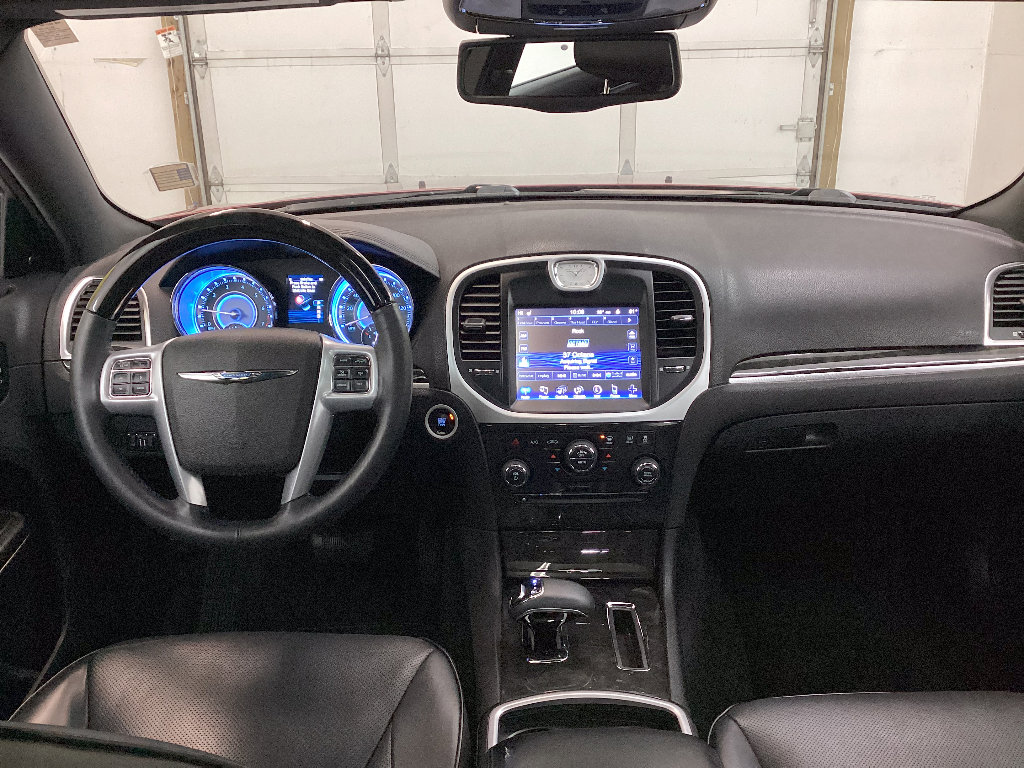 Used 2013 Chrysler 300 C w/ Light Group image 24