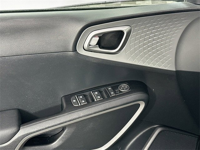 Used 2023 Kia Soul LX image 22