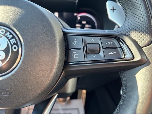 Used 2024 Alfa Romeo Stelvio Veloce AWD/4WD image 15