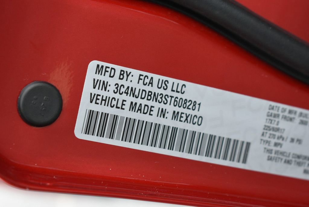 Used 2025 Jeep Compass Latitude image 25