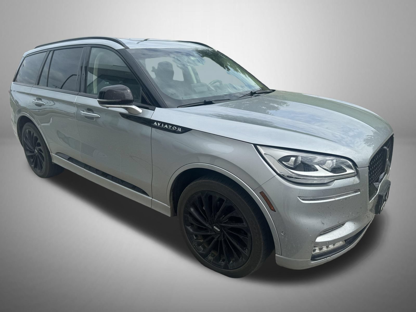 Used 2023 Lincoln Aviator Reserve w/ Equipment Group 201A AWD/4WD image 2