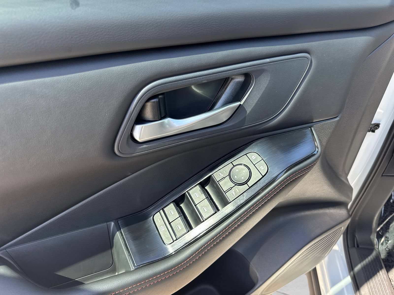 New 2026 Nissan Rogue SV AWD/4WD image 17