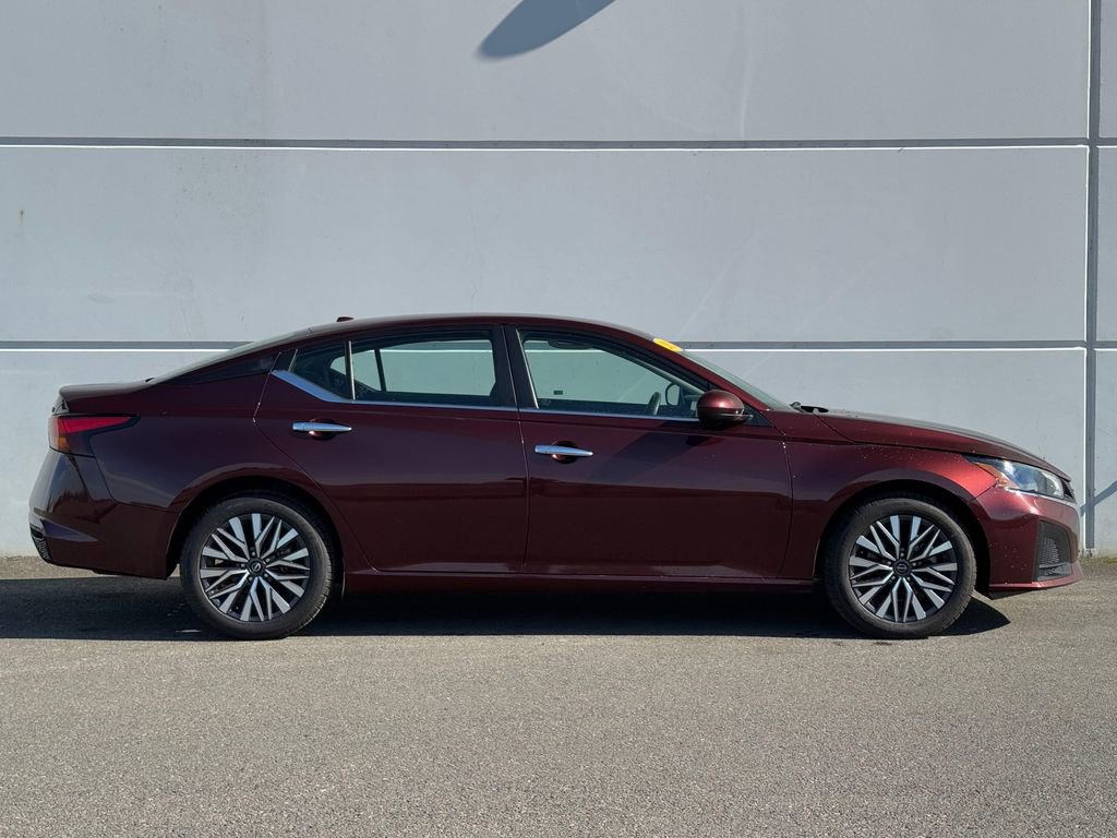 Used 2023 Nissan Altima 2.5 SV image 8