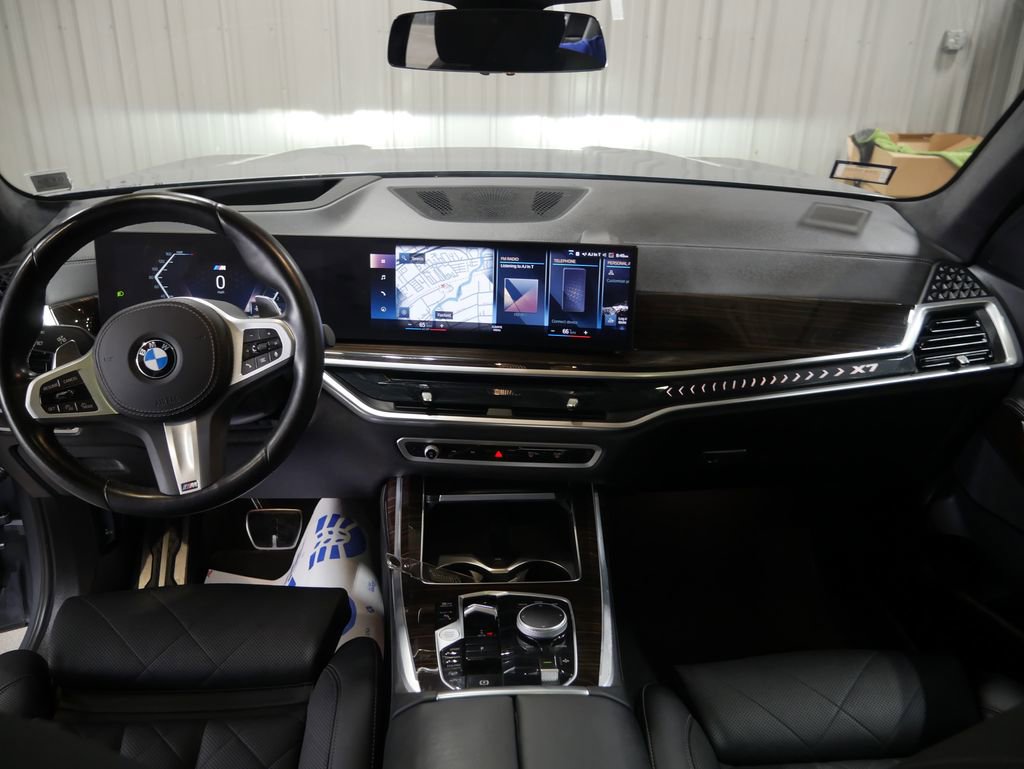 Used 2023 BMW X7 xDrive40i w/ M Sport Package AWD/4WD image 29