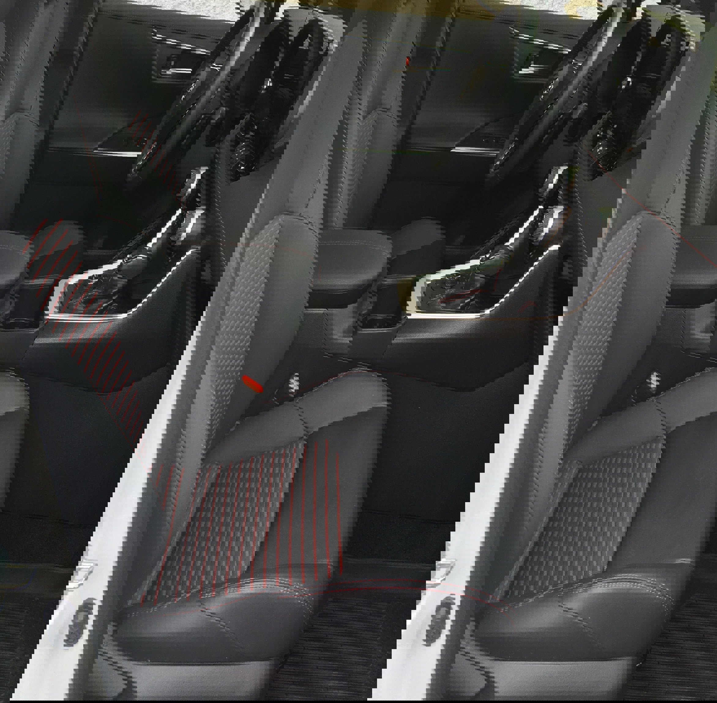 Used 2024 Toyota RAV4 XSE w/ Weather Package image 4