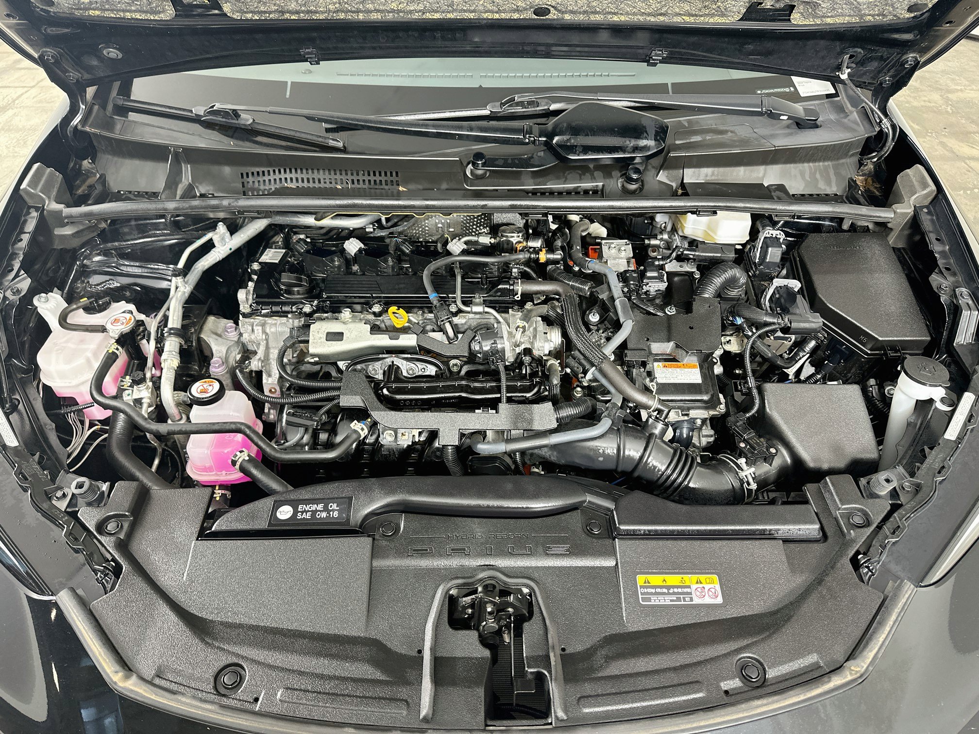 Used 2024 Toyota Prius LE FWD image 32