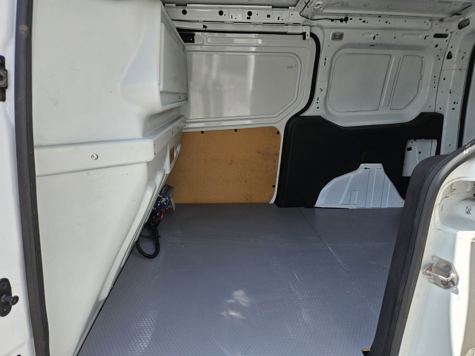 Used 2015 Ford Transit Connect XL image 6