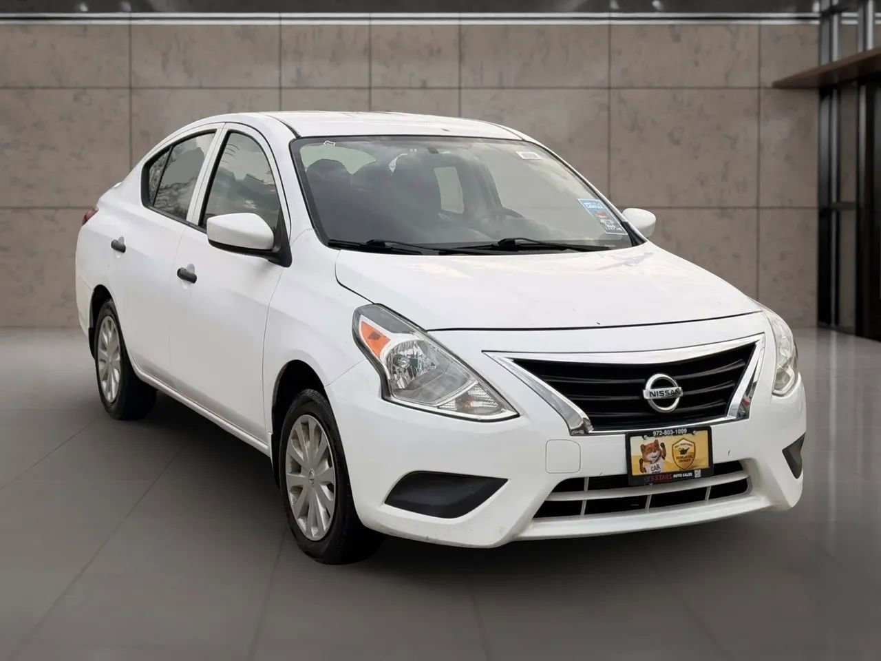 Used 2018 Nissan Versa S Plus image 2