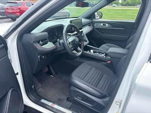 Used 2025 Ford Explorer ST-Line AWD/4WD image 11