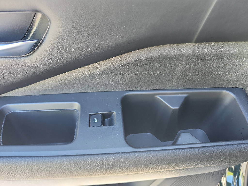 Used 2023 Nissan Pathfinder SL w/ Lighting Package (N92) FWD image 24
