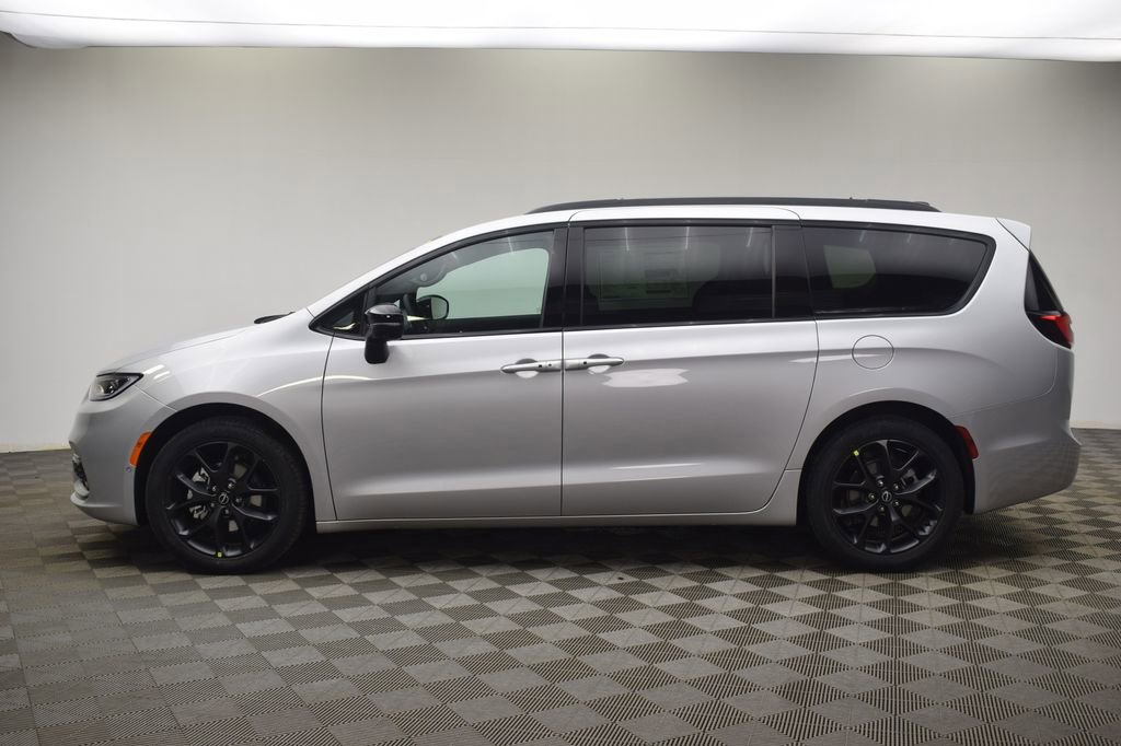New 2026 Chrysler Pacifica Select w/ S Appearance Package FWD image 14