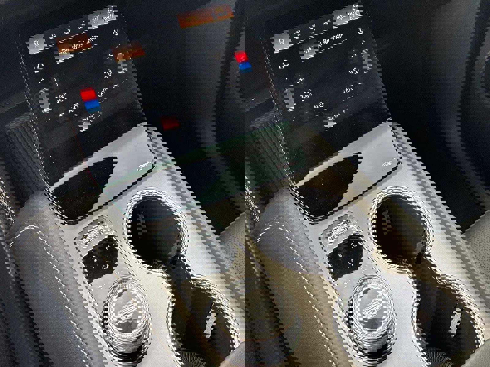 Used 2026 Cadillac Vistiq Luxury image 25