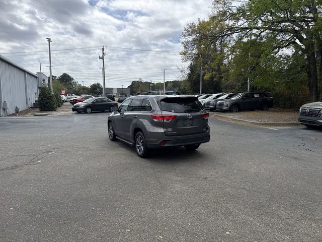 Used 2019 Toyota Highlander XLE FWD image 7