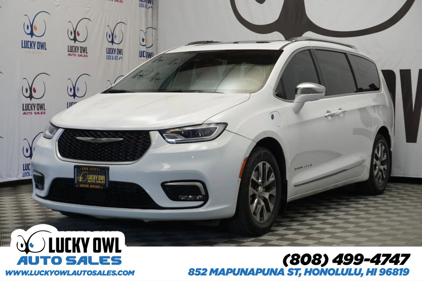 Used 2022 Chrysler Pacifica Pinnacle image 1