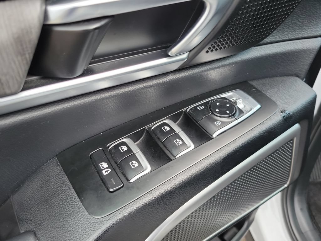 Certified 2024 Kia Telluride EX w/ EX Captain's Chair Package FWD image 20