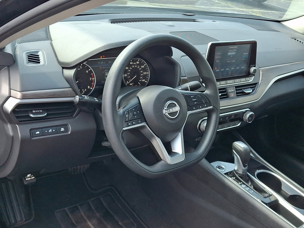 Used 2024 Nissan Altima 2.5 SV FWD image 25