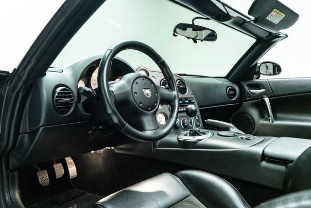 Used 2004 Dodge Viper SRT-10 RWD image 22