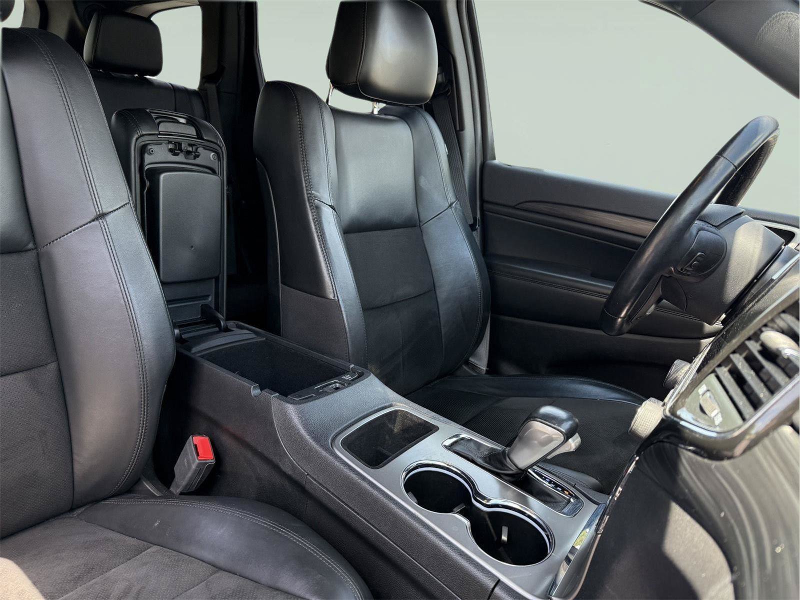 Used 2021 Jeep Grand Cherokee Laredo X AWD/4WD image 25