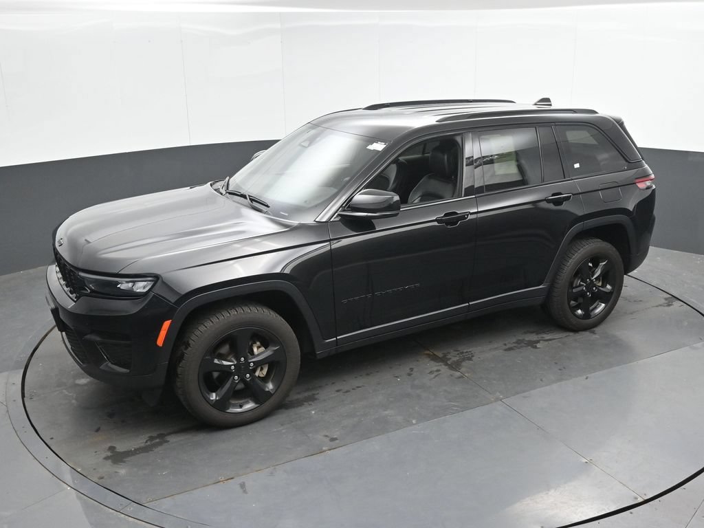 Used 2023 Jeep Grand Cherokee Altitude AWD/4WD image 35