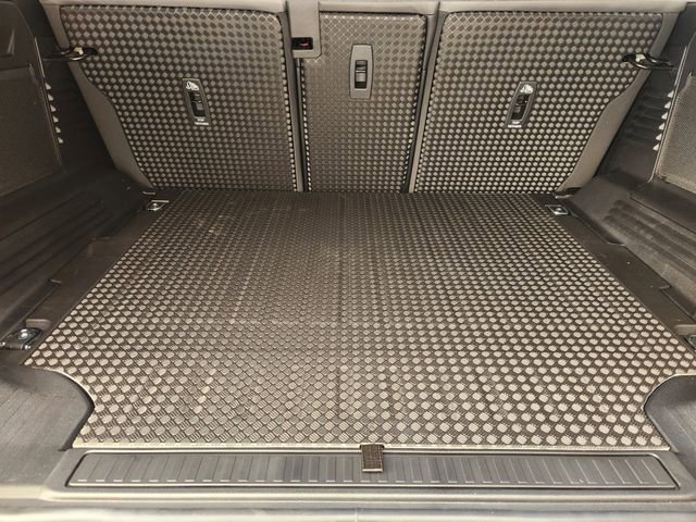 Used 2026 Land Rover Defender 110 S image 22