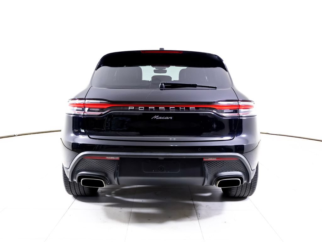 Certified 2023 Porsche Macan AWD/4WD image 32