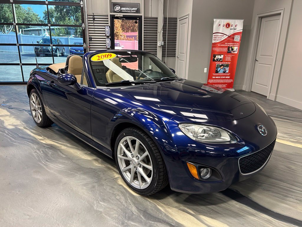 Used 2009 MAZDA MX-5 Miata Grand Touring RWD image 21