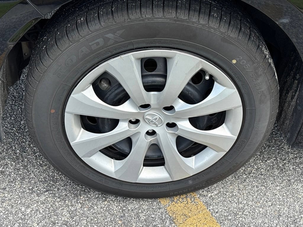 Used 2023 Toyota Corolla LE FWD image 30