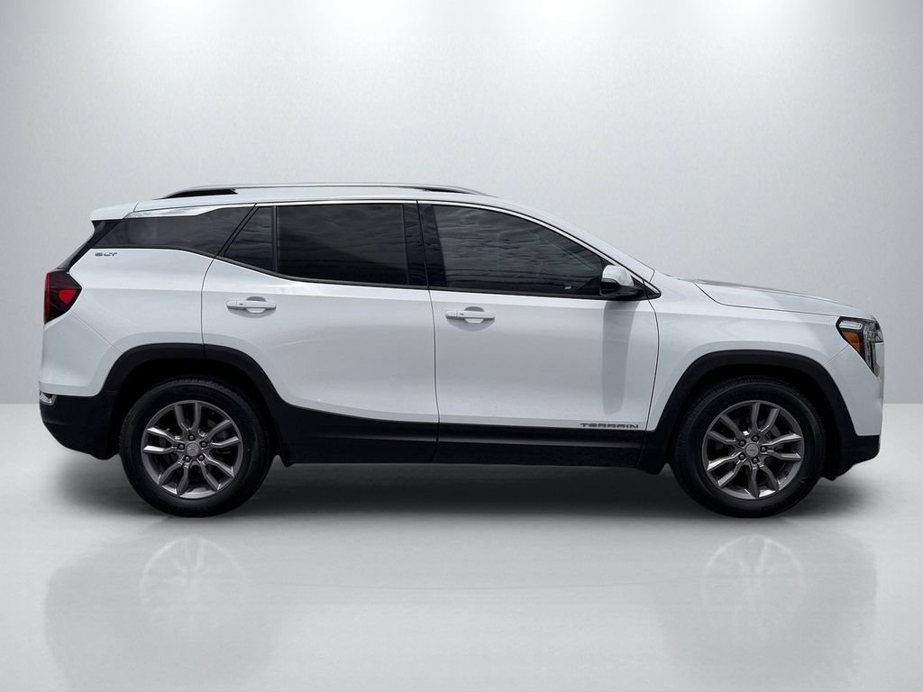 Used 2023 GMC Terrain SLT w/ Infotainment Package II FWD image 4