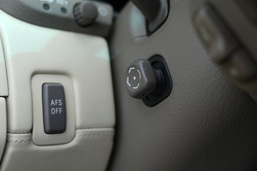 Used 2005 Lexus LS 430 RWD image 52