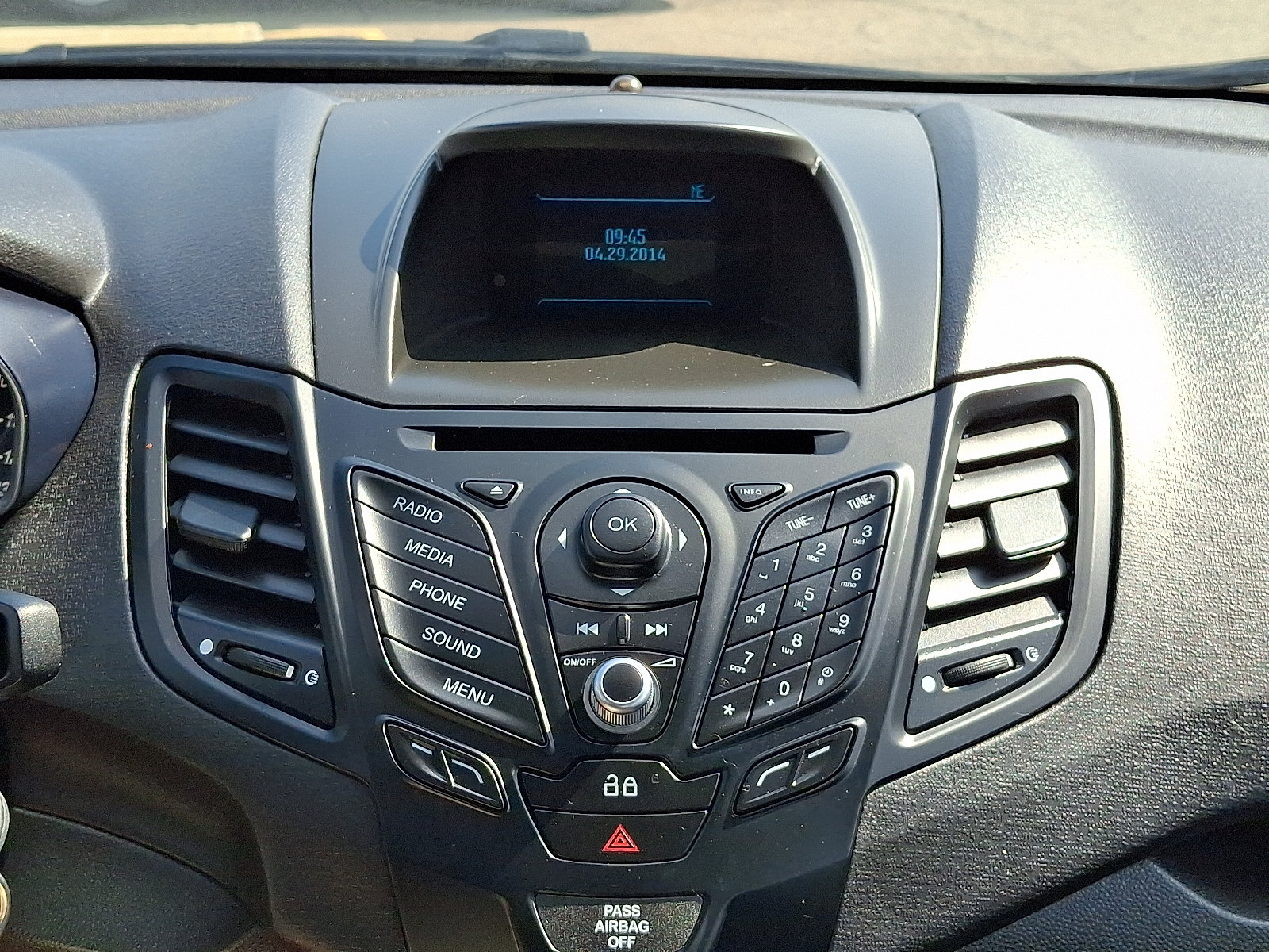 Used 2014 Ford Fiesta SE FWD image 16