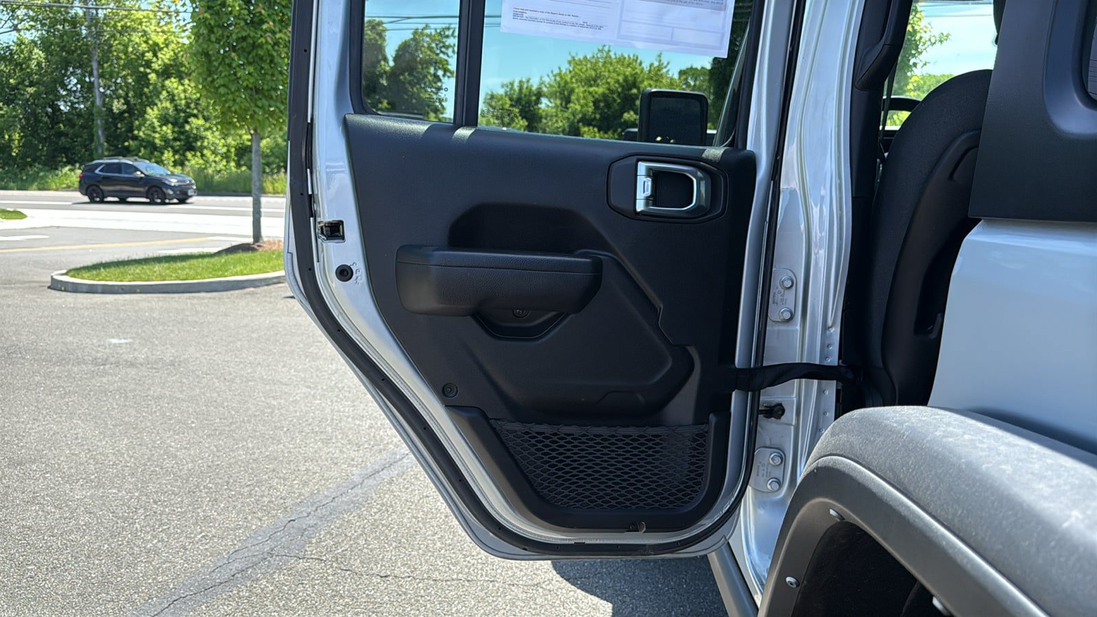 Used 2024 Jeep Wrangler Unlimited Rubicon AWD/4WD image 22