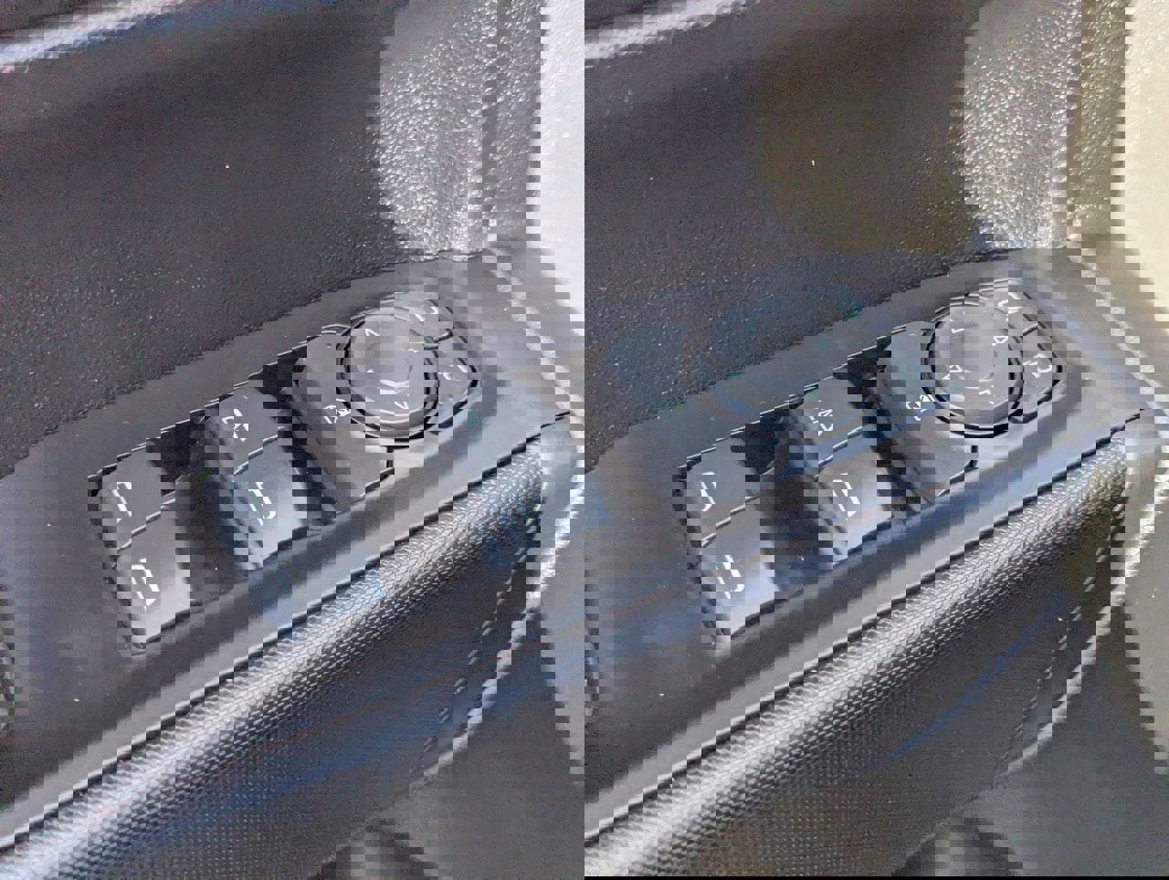 Used 2020 Chevrolet Silverado 1500 Custom w/ Custom Value Package image 21