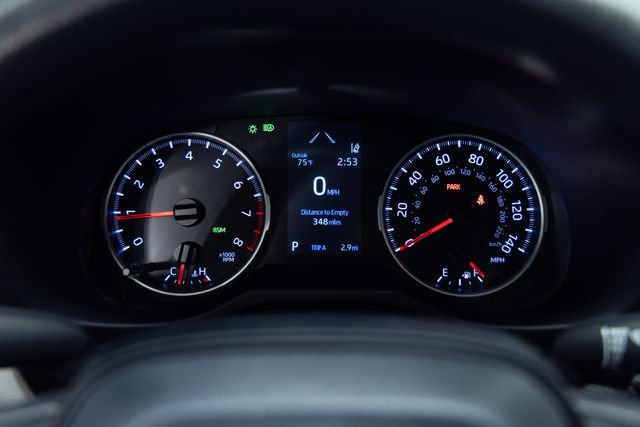 Used 2022 Toyota RAV4 XLE FWD image 2