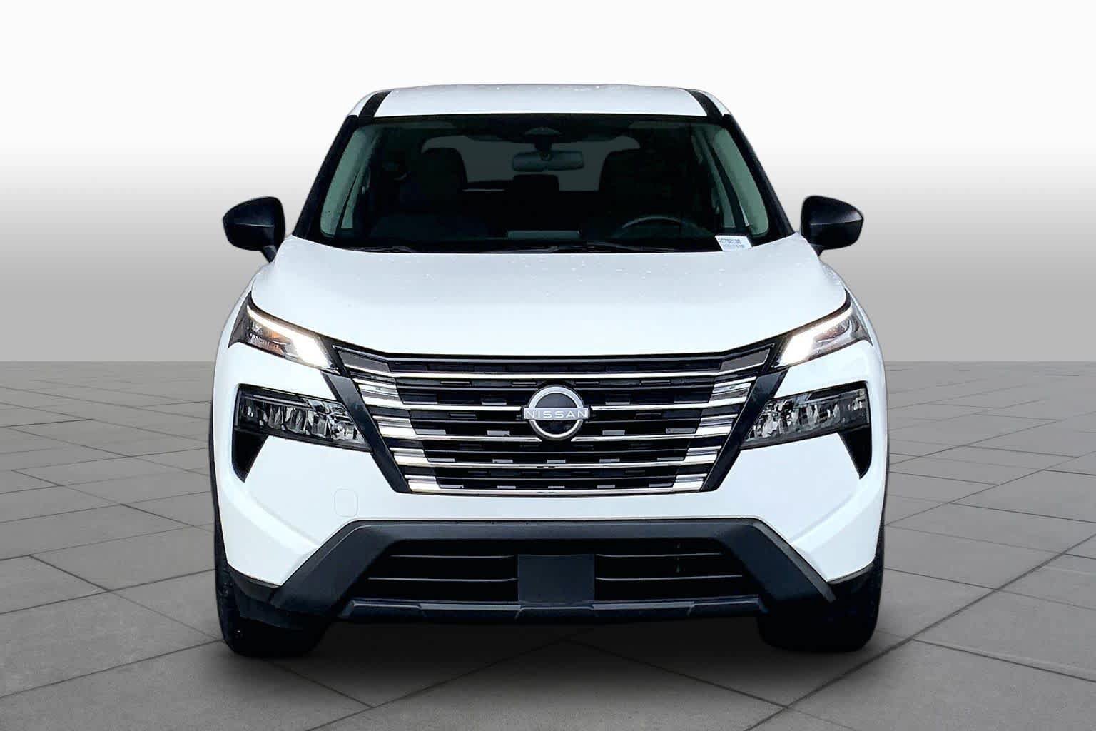 Used 2024 Nissan Rogue S AWD/4WD image 4
