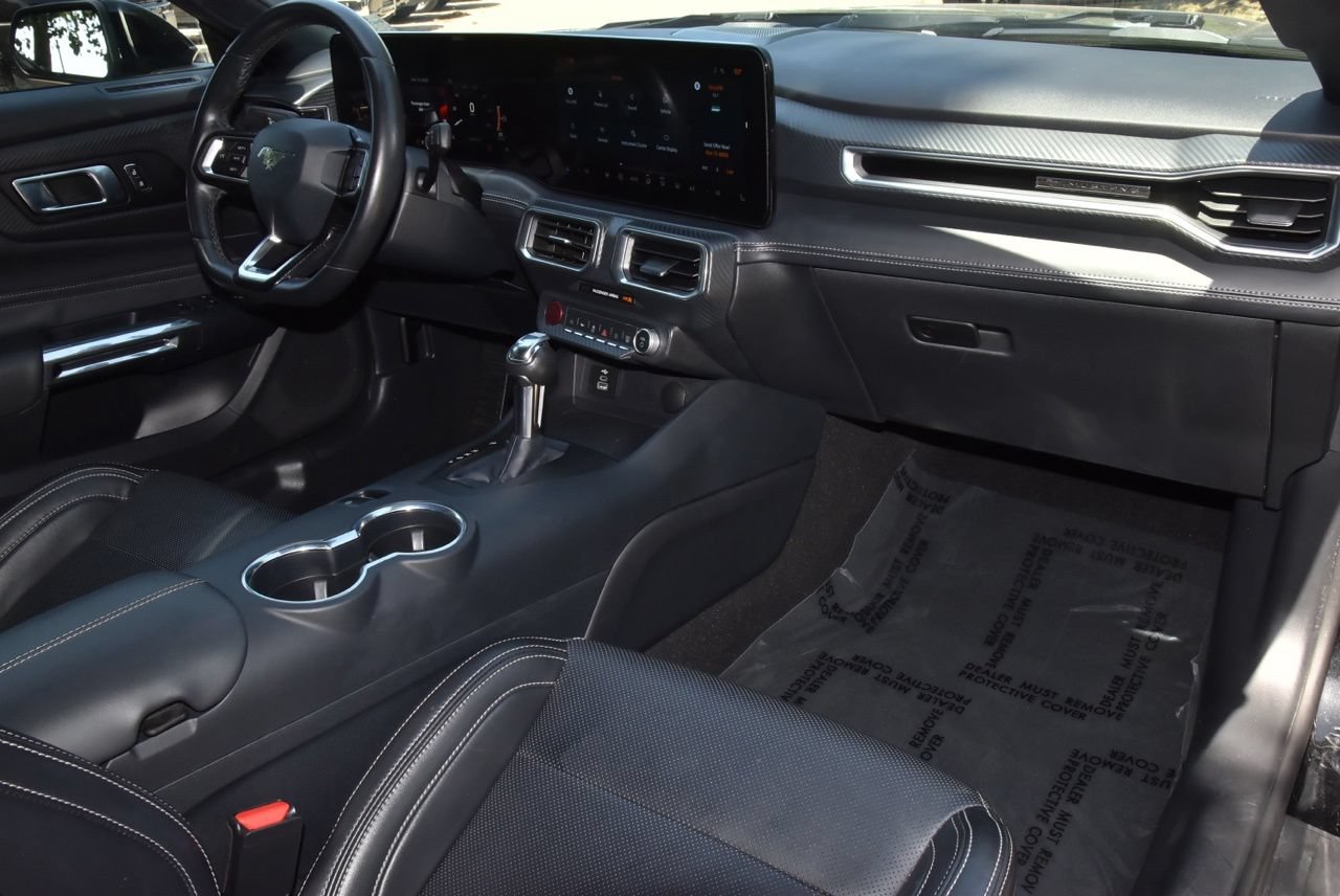 Used 2025 Ford Mustang Premium RWD image 17