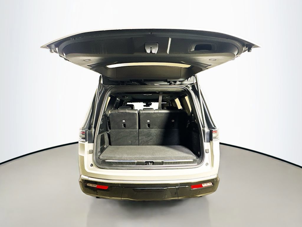 Used 2022 Jeep Grand Wagoneer Series III image 36
