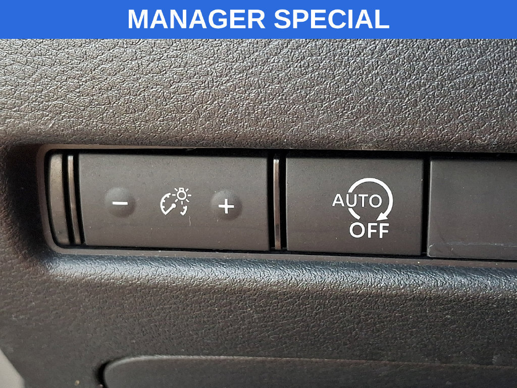 Used 2023 Nissan Rogue SV AWD/4WD image 25