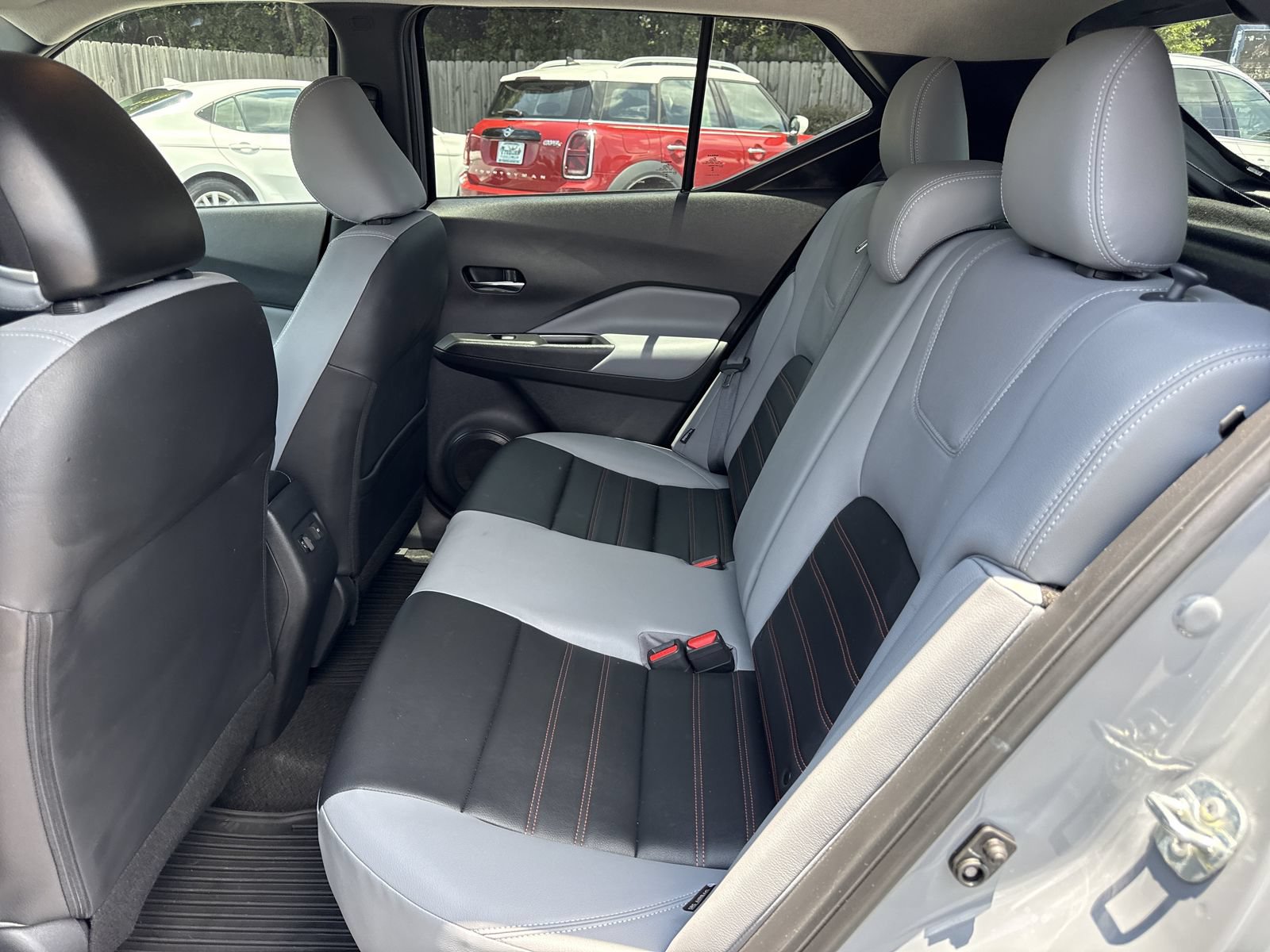 Used 2023 Nissan Kicks SR w/ SR Premium Package FWD image 10