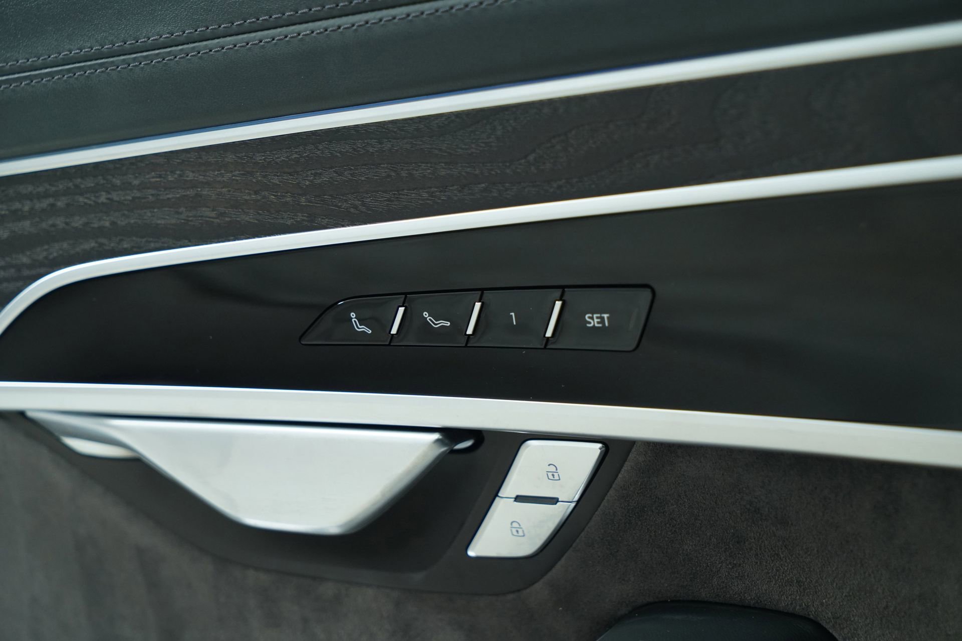 Used 2021 Audi A8 L 4.0T image 31