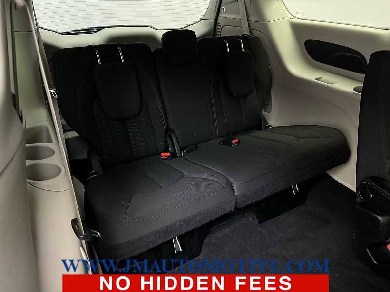 Used 2018 Chrysler Pacifica Touring Plus FWD image 19