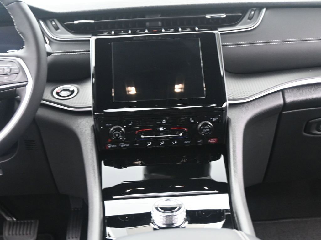 New 2025 Jeep Grand Cherokee L Laredo w/ Luxury Tech Group I image 27