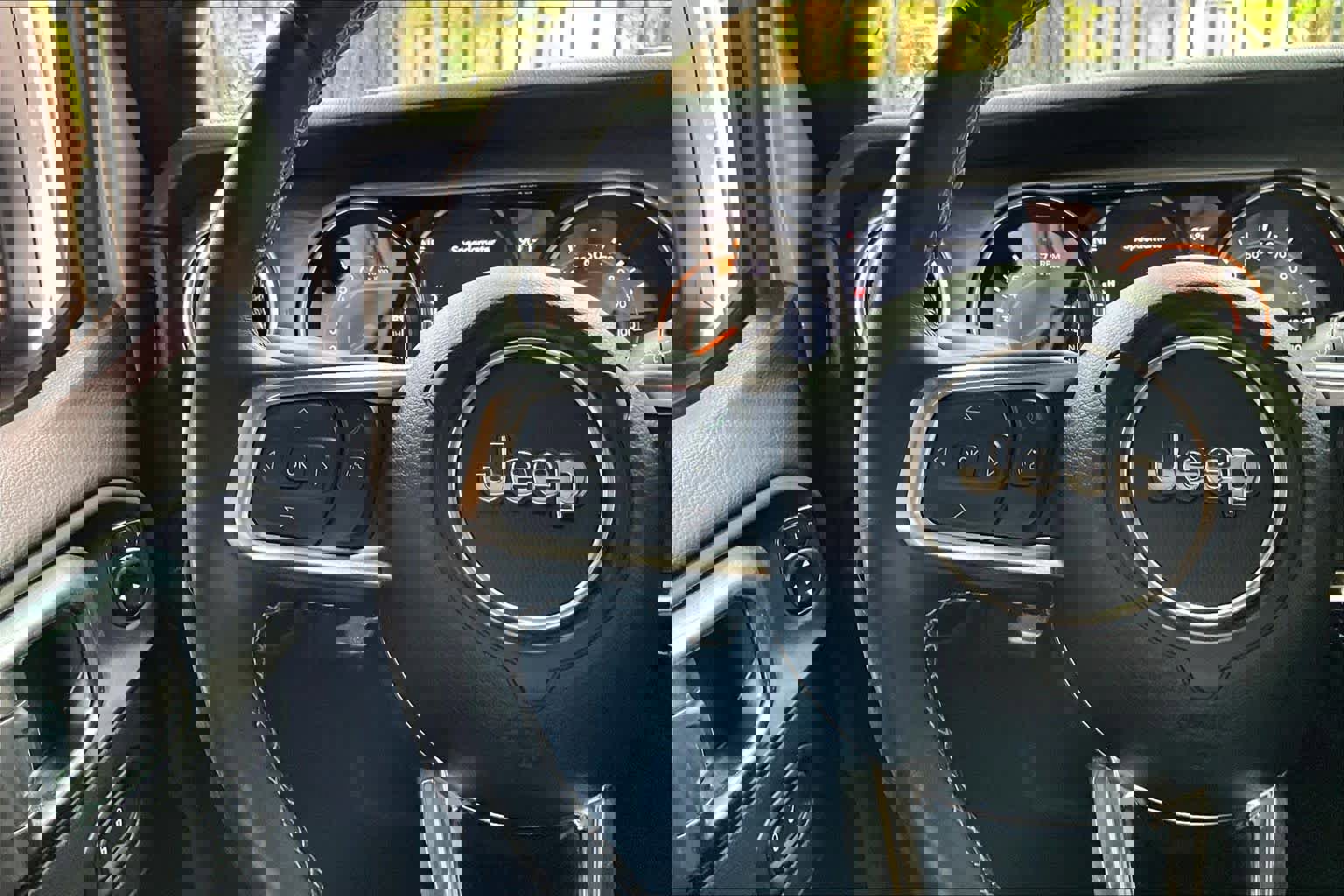 Used 2022 Jeep Wrangler Unlimited Sahara w/ Cold Weather Group AWD/4WD image 23