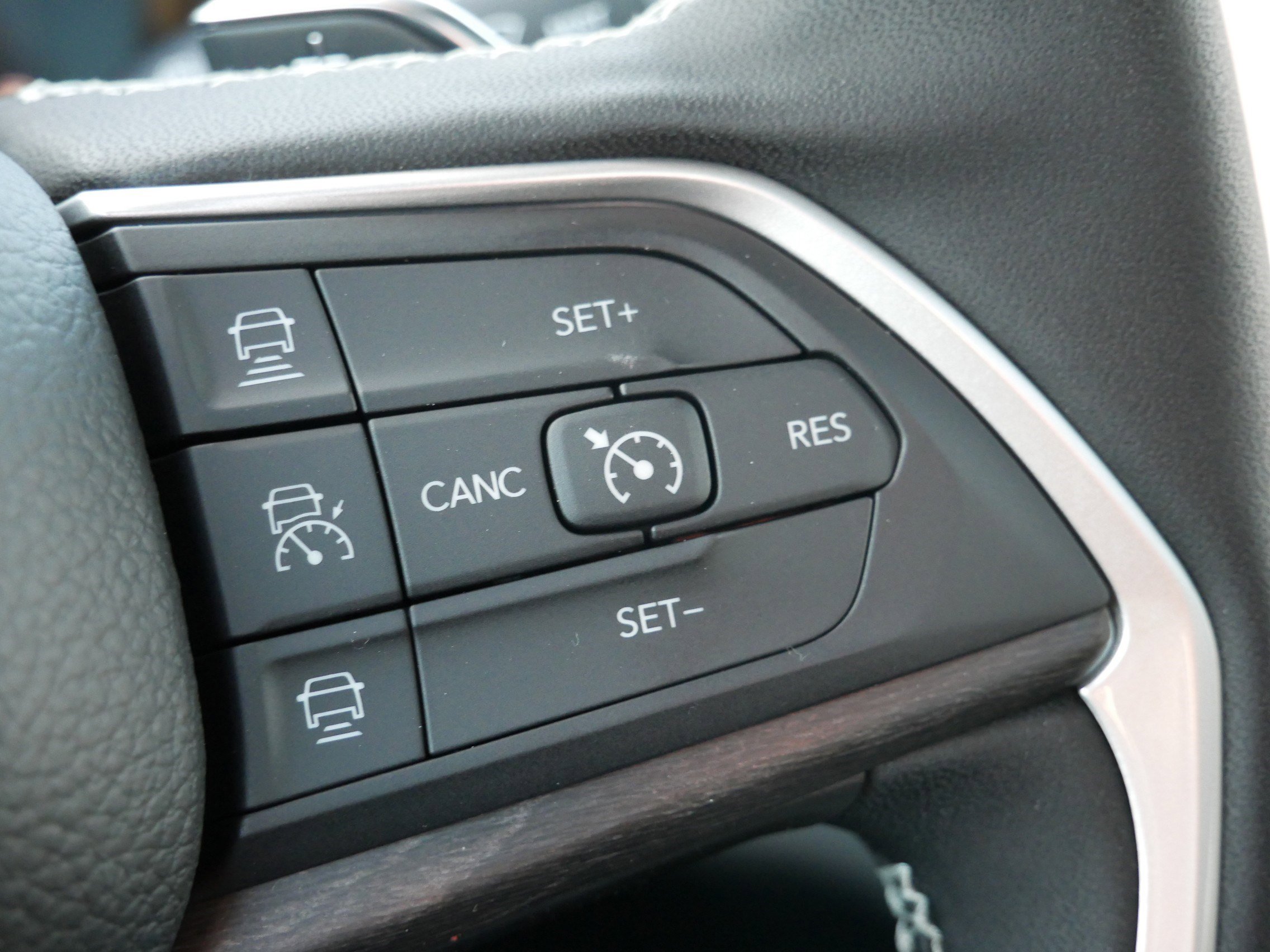 New 2025 Jeep Grand Cherokee L Limited w/ Black Appearance Package image 19