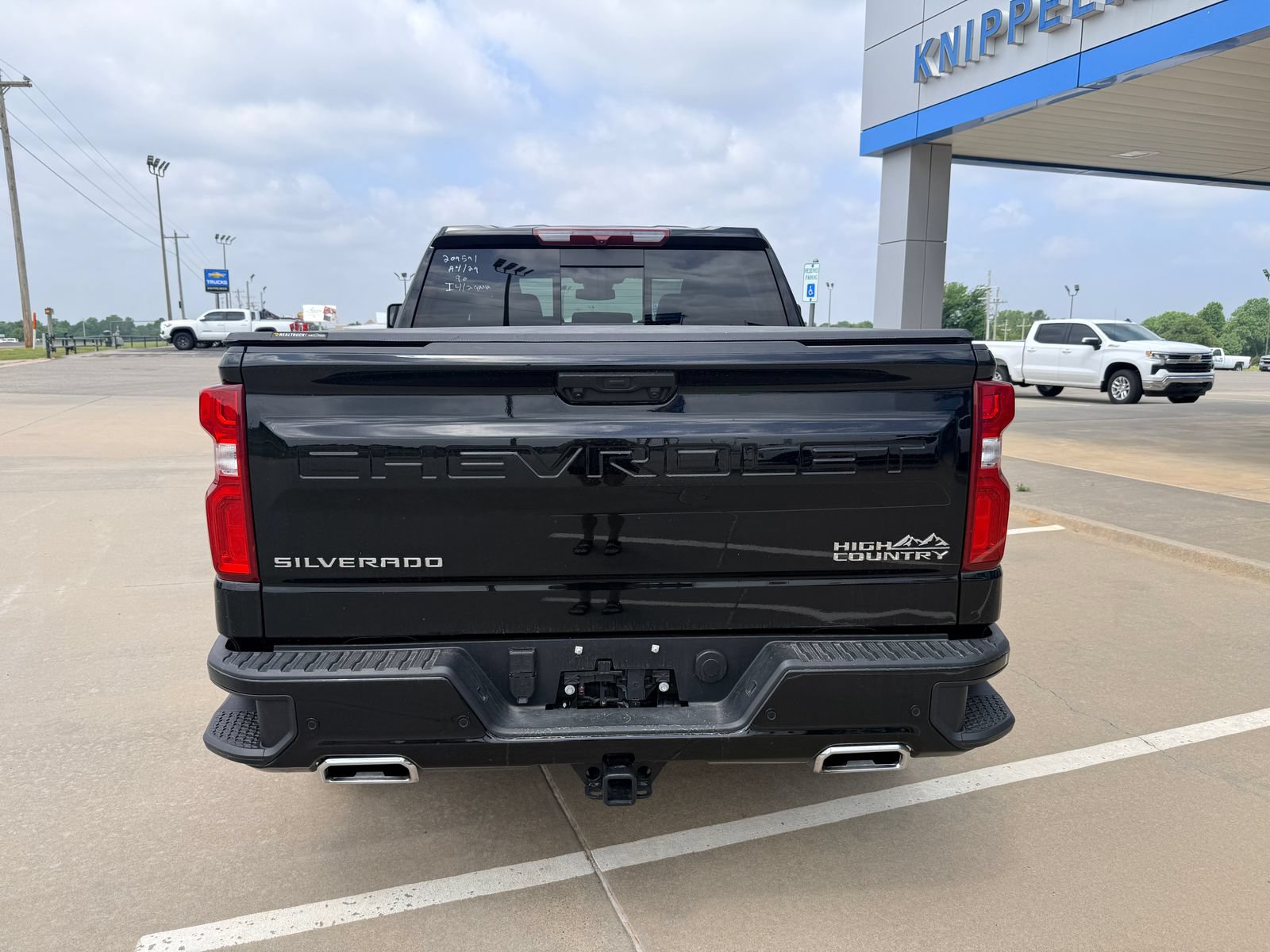 Used 2025 Chevrolet Silverado 1500 High Country w/ High Country Premium Package AWD/4WD image 7