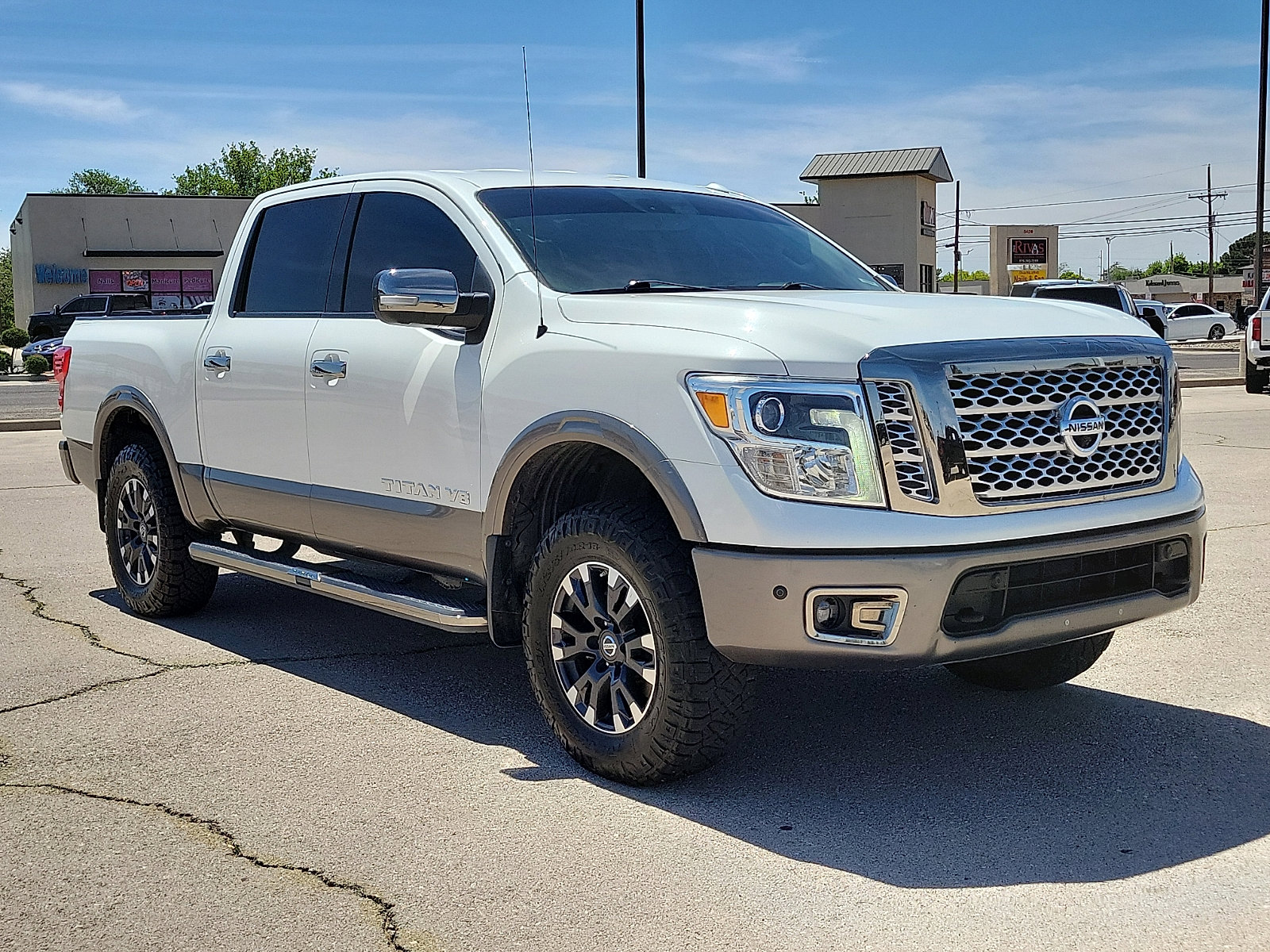 Used 2019 Nissan Titan Platinum Reserve w/ Platinum Utility Package image 6