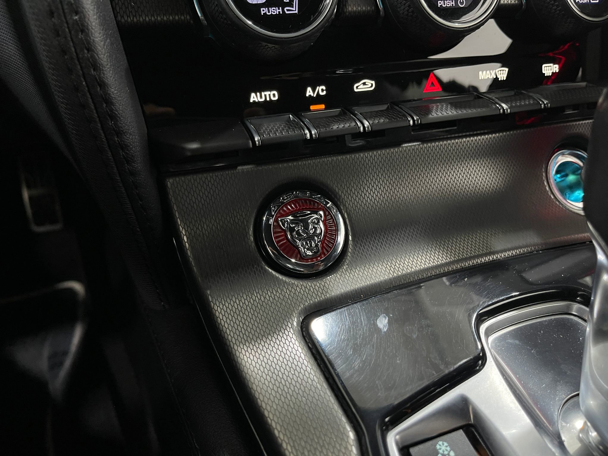 Used 2016 Jaguar F-TYPE S image 22