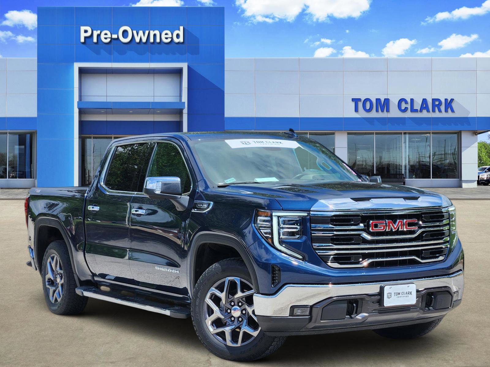 Used 2022 GMC Sierra 1500 SLT w/ SLT Convenience Package AWD/4WD image 1