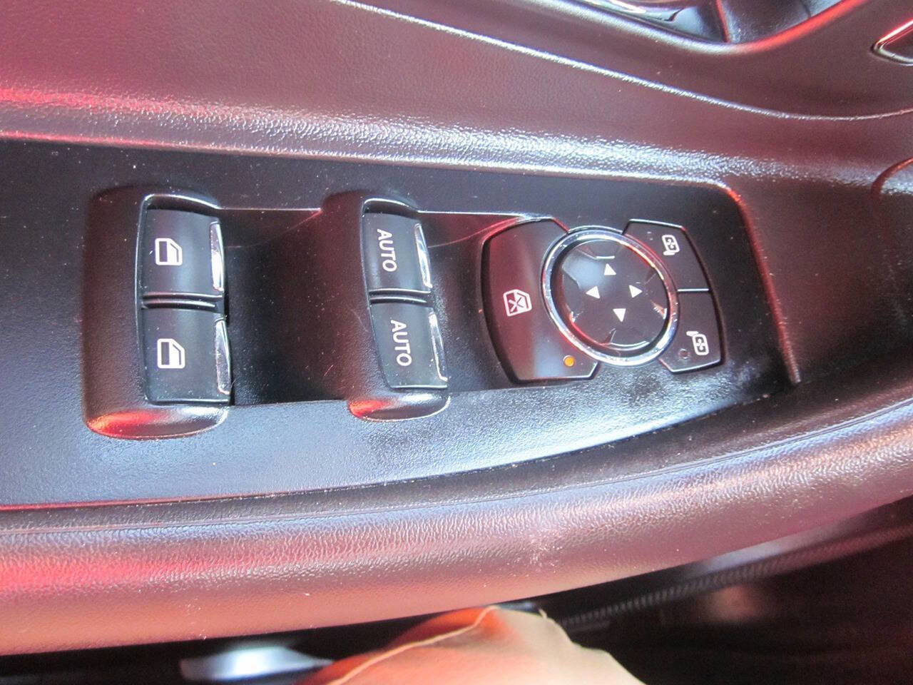 Used 2013 Ford Taurus Limited FWD image 26